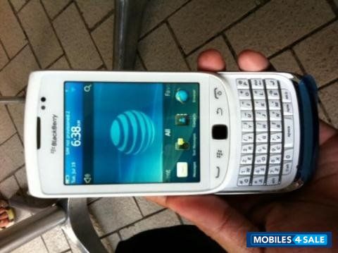 White BlackBerry Torch 9810