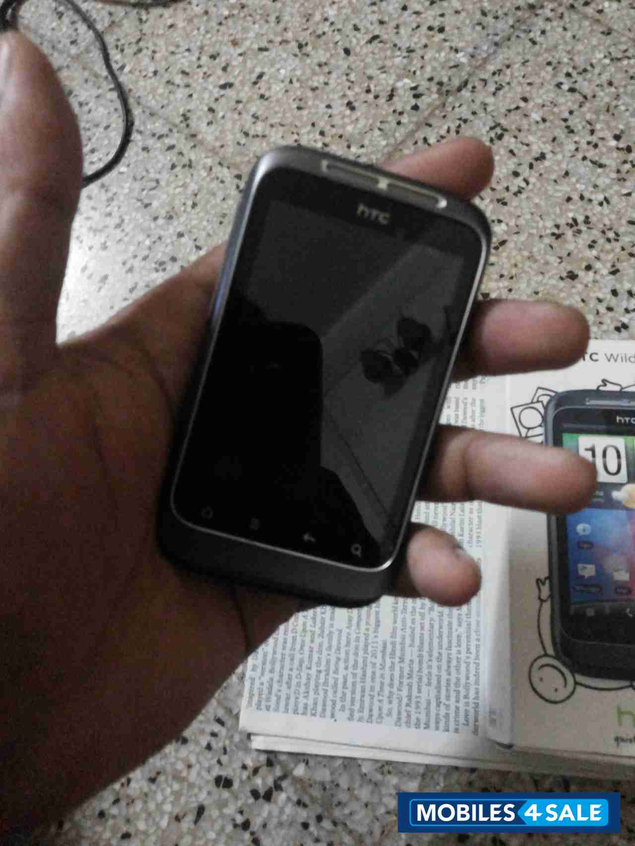 Black HTC Wildfire S