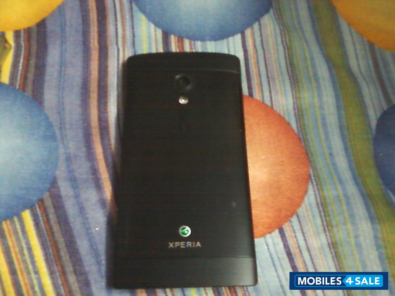 Black Sony Ericsson Xperia ion