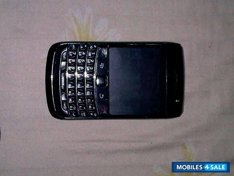 Black BlackBerry Bold 9700