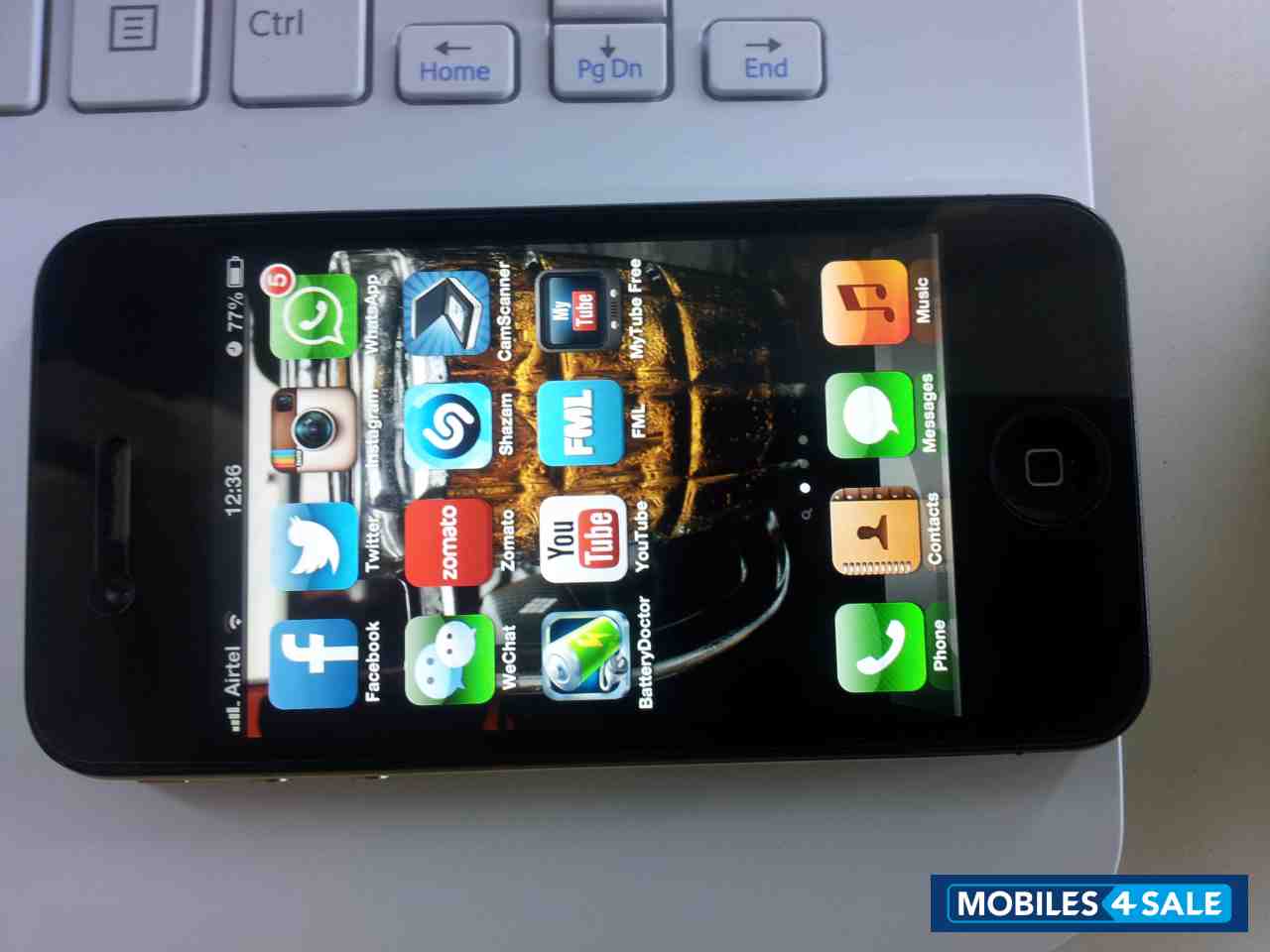 Black Apple iPhone 4