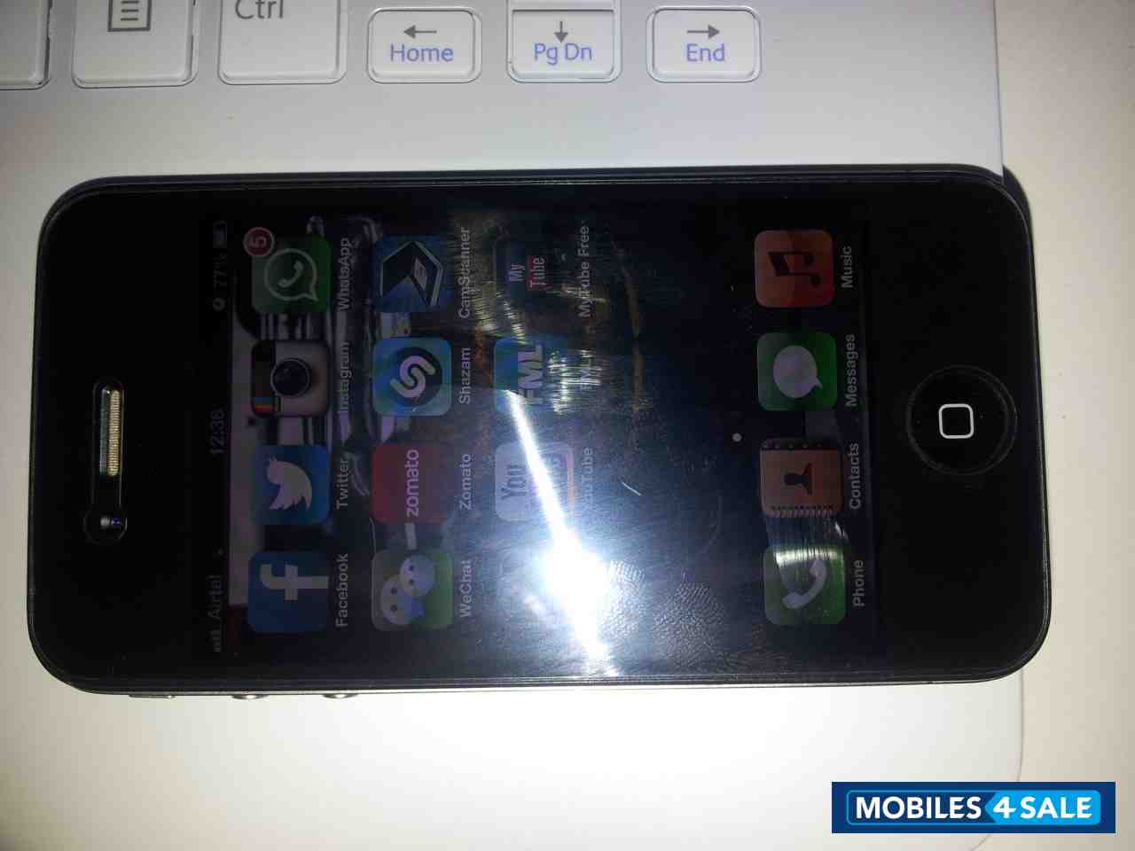 Black Apple iPhone 4