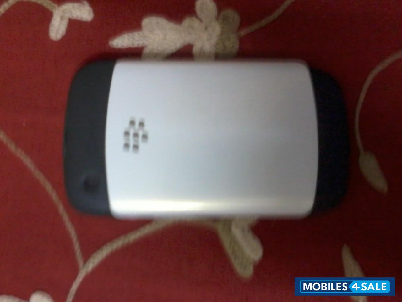 White BlackBerry Curve 8520