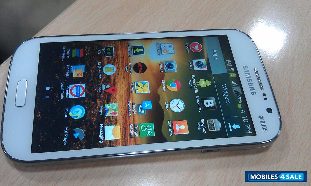 White Samsung Galaxy Grand GT-I9082