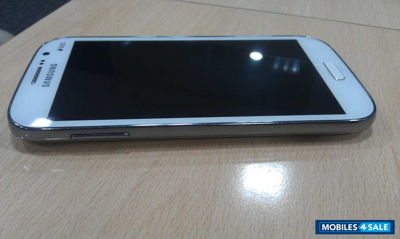 White Samsung Galaxy Grand GT-I9082