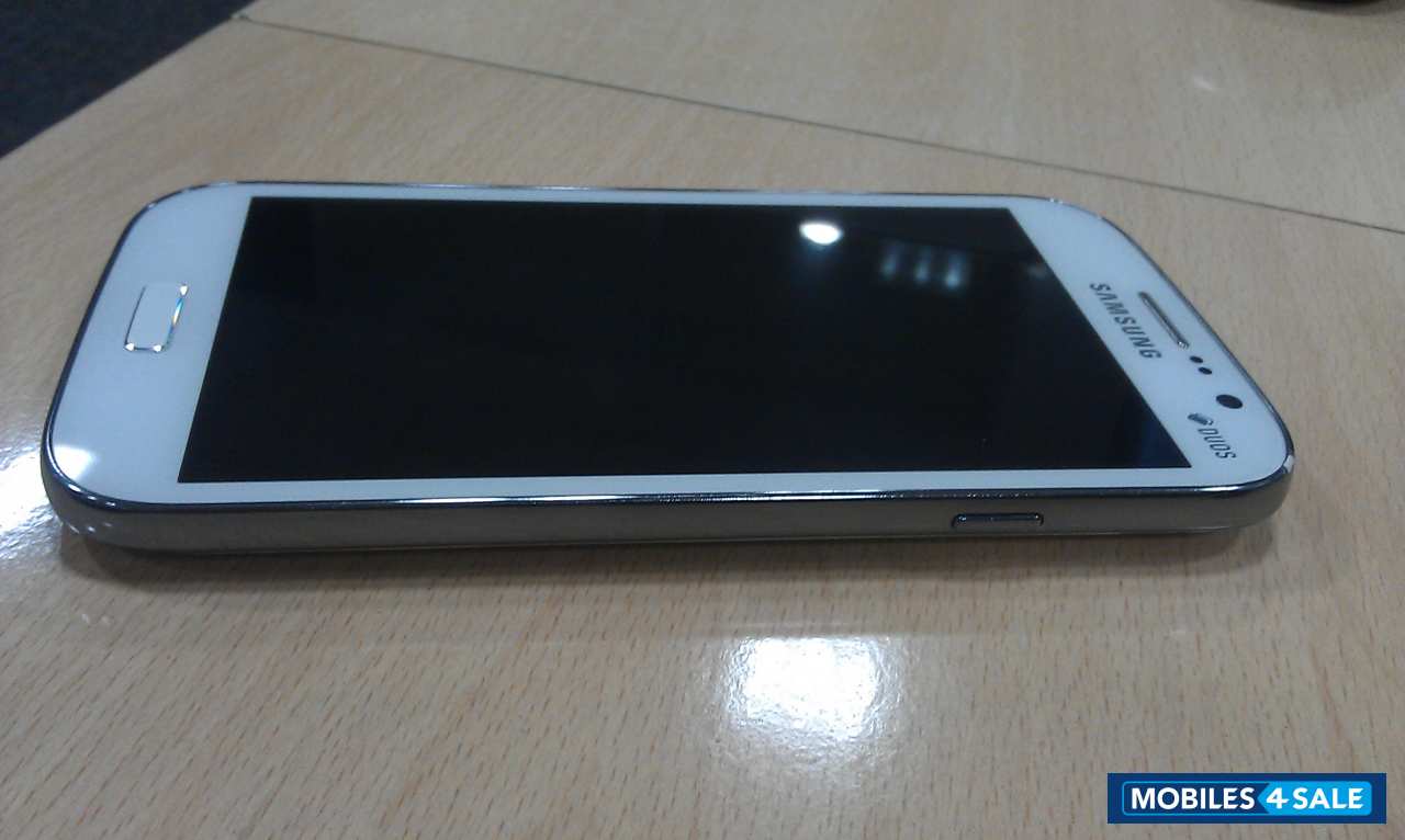 White Samsung Galaxy Grand GT-I9082