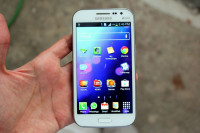 White Samsung Galaxy Grand Quarttro