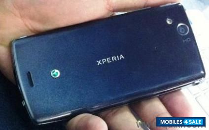 Black Sony Ericsson Xperia arc