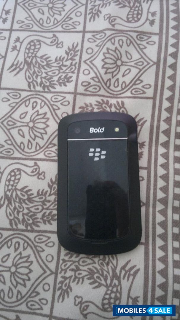 Black BlackBerry Bold 9900