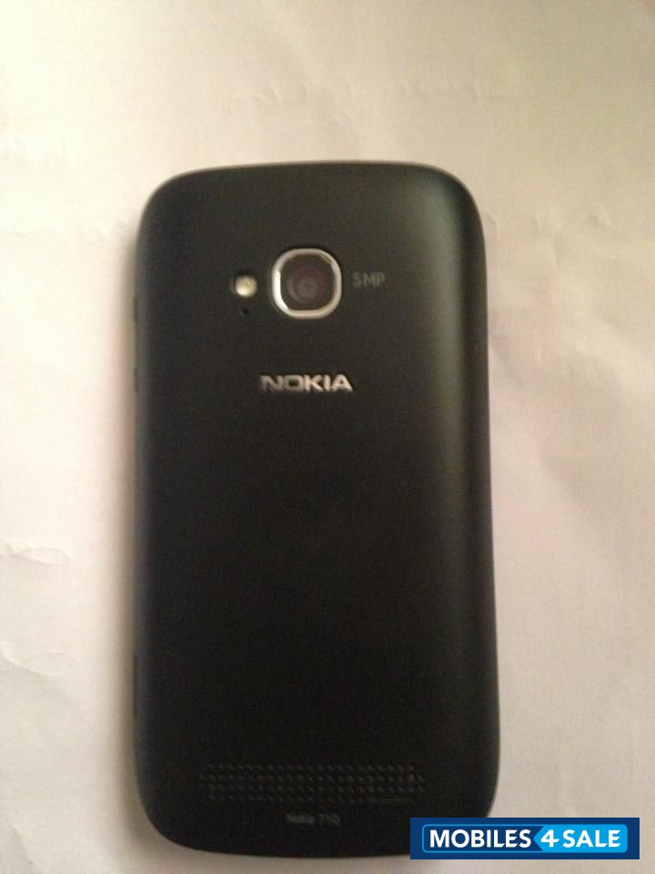 Black Nokia Lumia 710