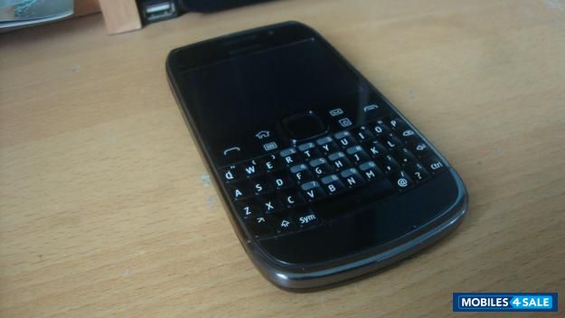 Black Nokia E6 Touch n Type