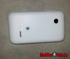 White Sony Xperia tipo