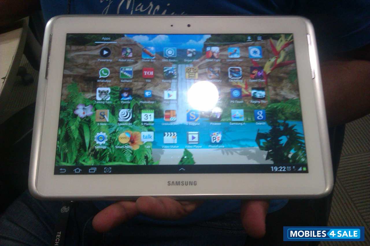 White Samsung Galaxy Note 800 Tab