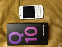 White BlackBerry Q10