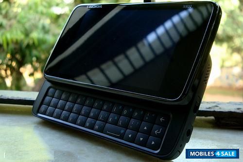 Black Nokia N9