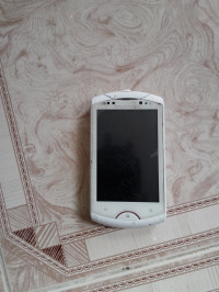 White Sony Ericsson WT19i live with walkman