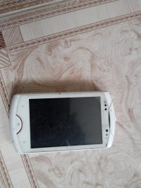 White Sony Ericsson WT19i live with walkman