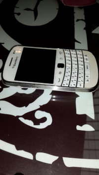 White BlackBerry Bold 9900