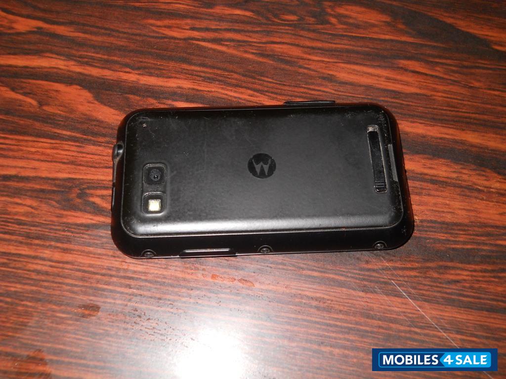 Black Motorola Defy