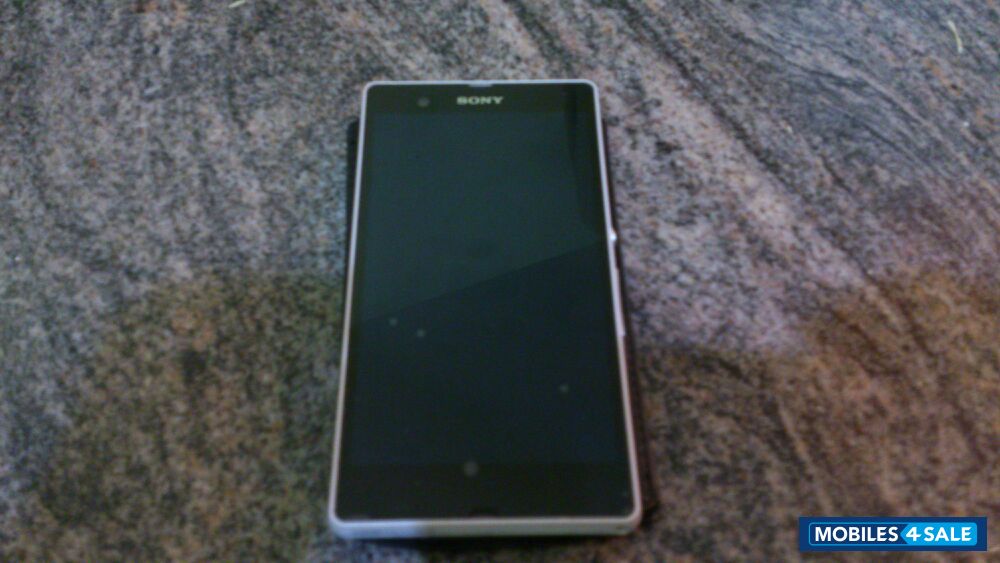 White Sony Xperia Z