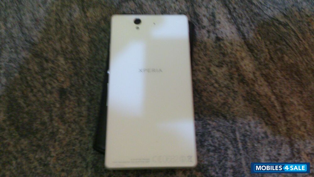 White Sony Xperia Z