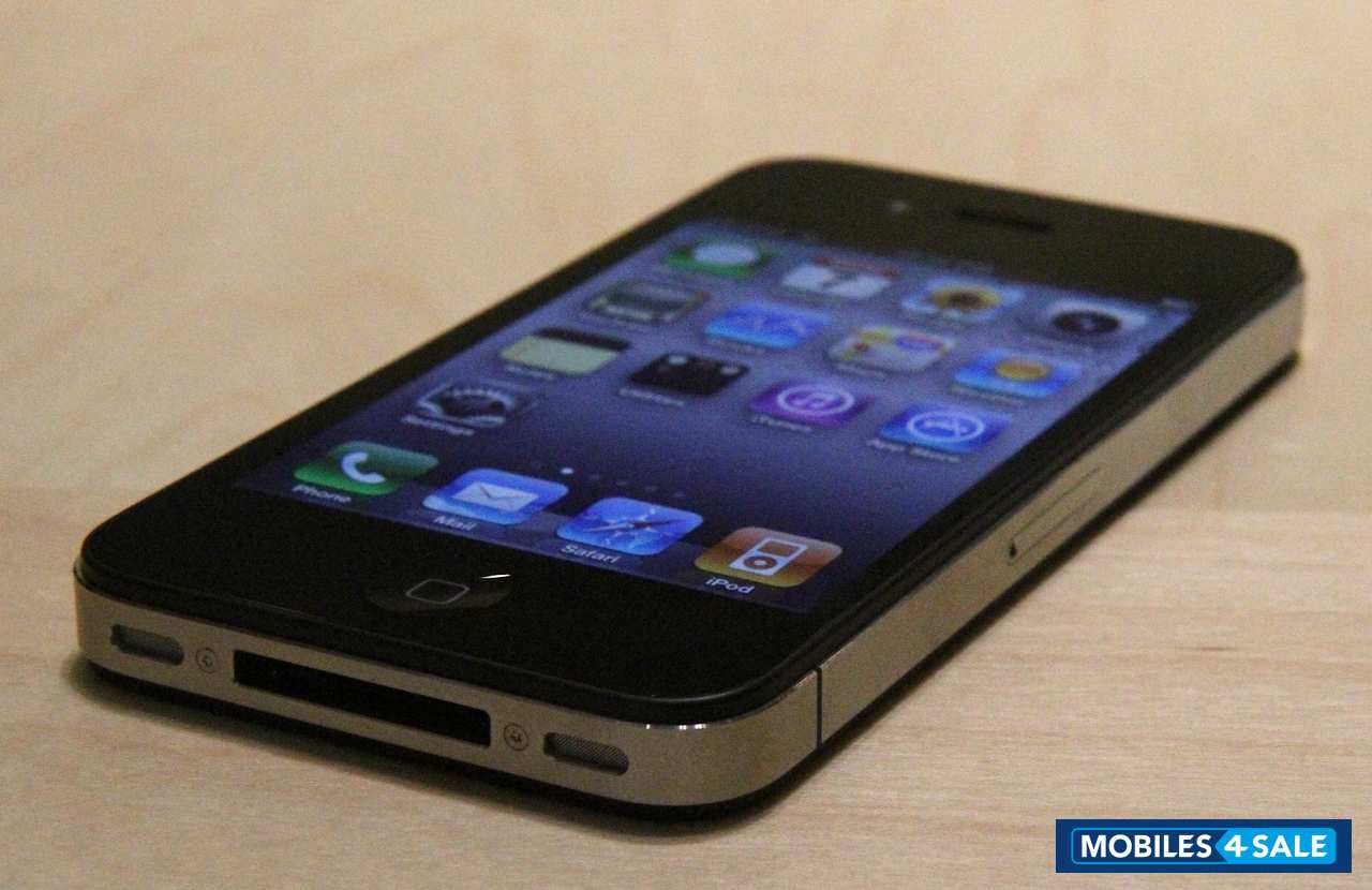 Black Apple iPhone 4