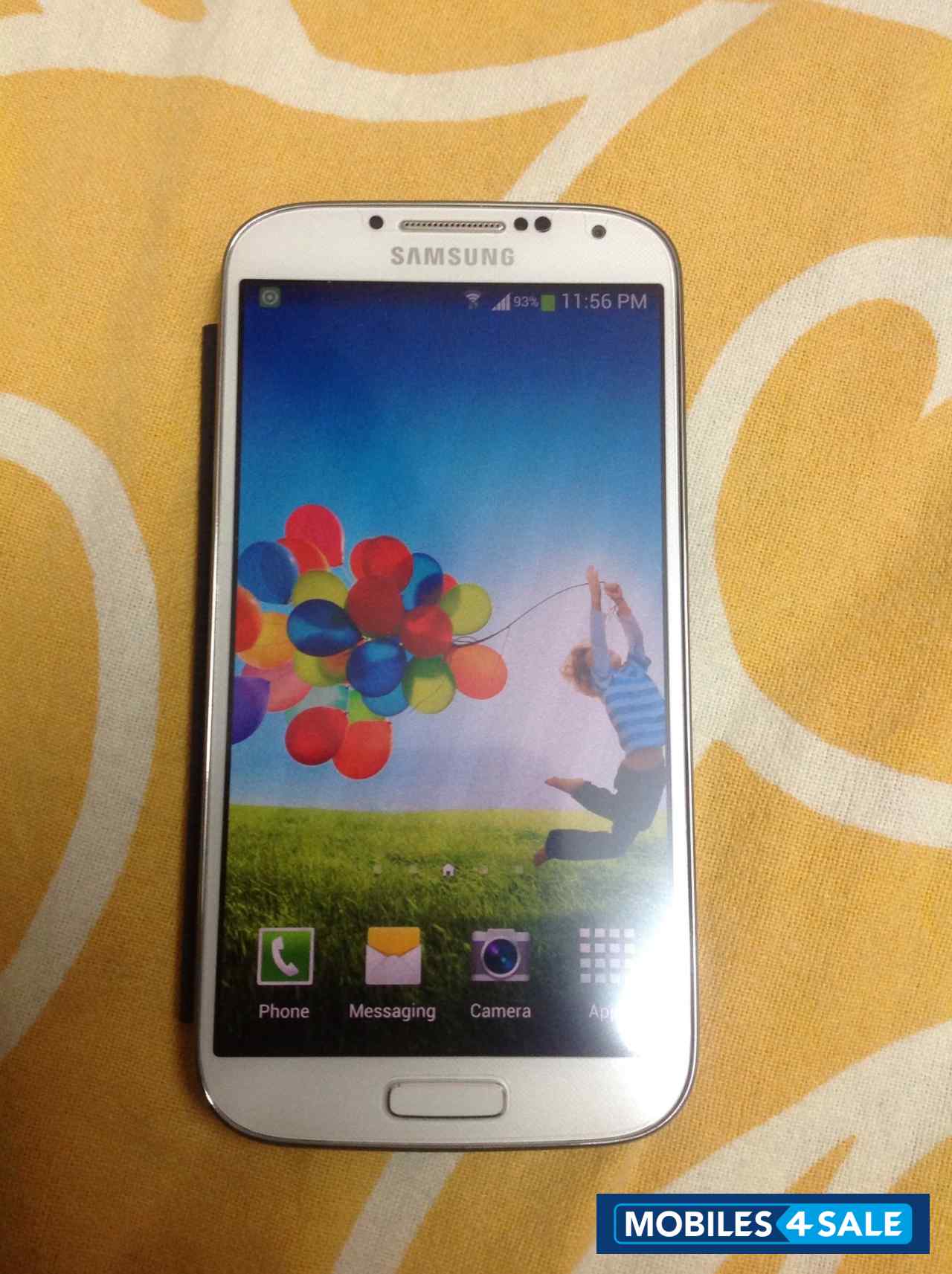 White Samsung Galaxy S4