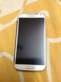 White Samsung Galaxy S4