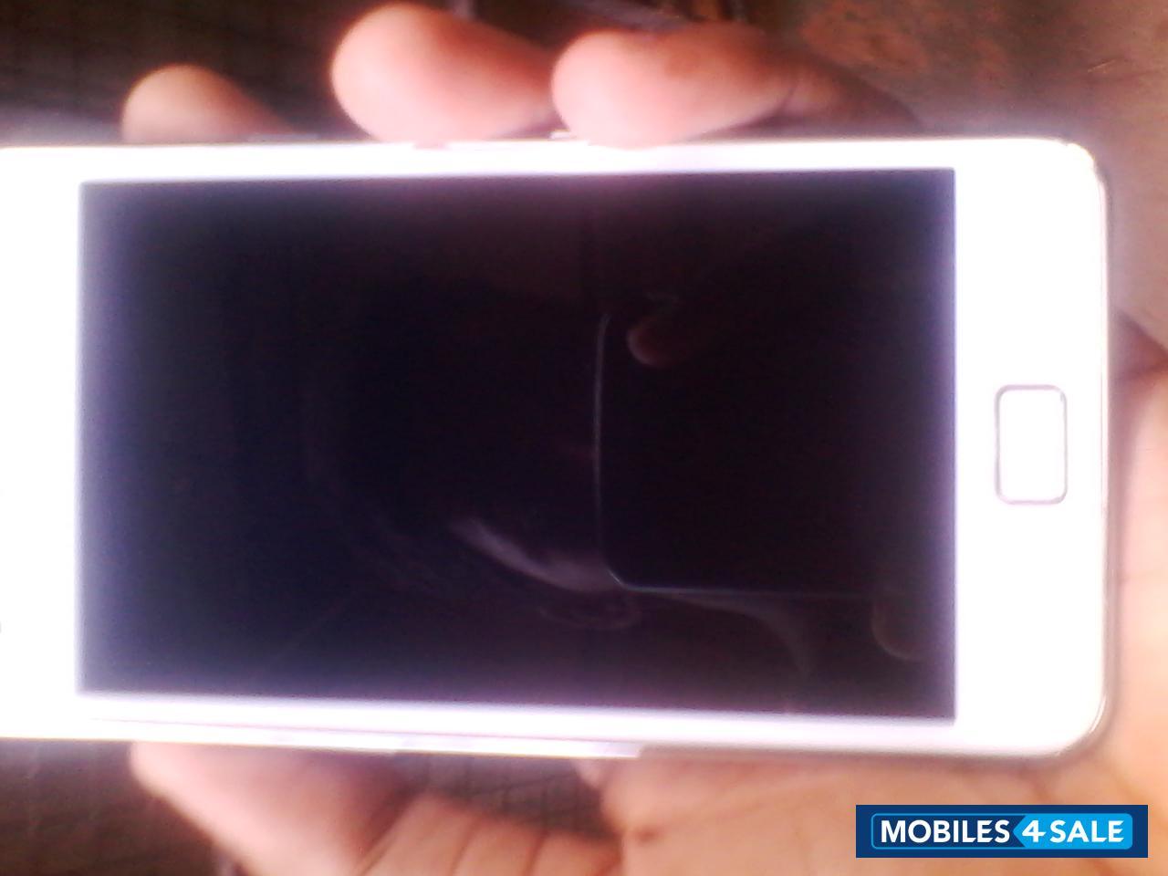 White Samsung Galaxy S2