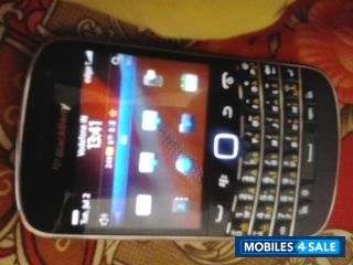 Black BlackBerry Bold 9900