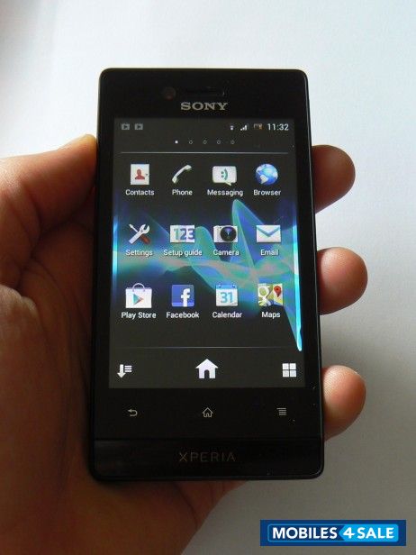 Black Sony Xperia miro