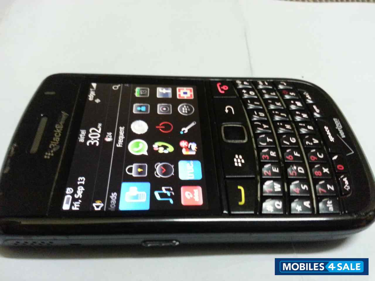 Black BlackBerry Bold 9650