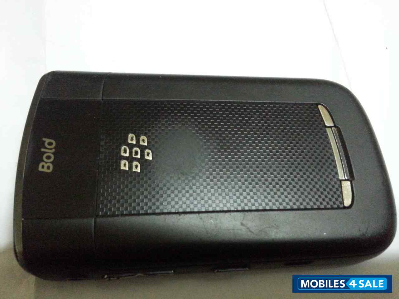 Black BlackBerry Bold 9650