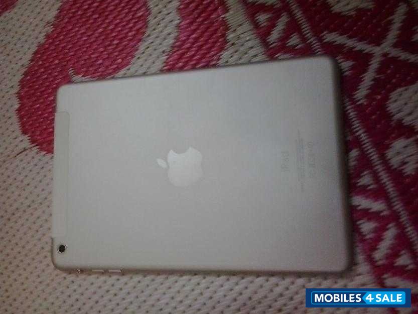 White Apple iPad mini