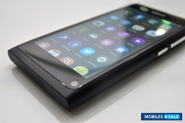 Black Nokia N9