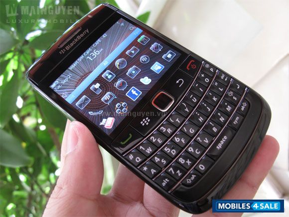 Black BlackBerry Bold 9780