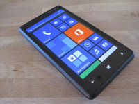 Black Nokia Lumia 820