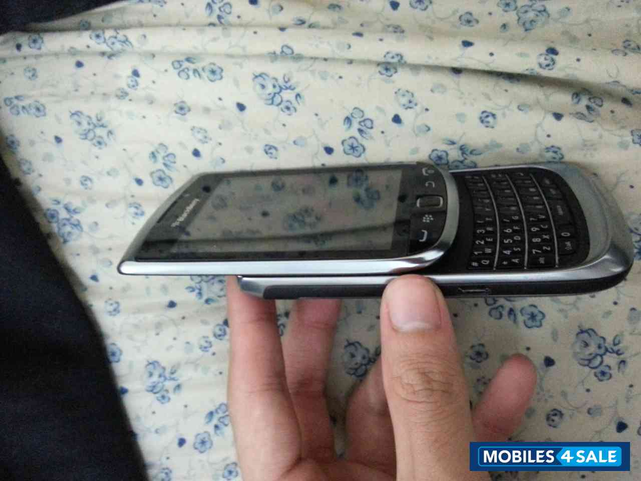 Black/silver BlackBerry Torch 9810