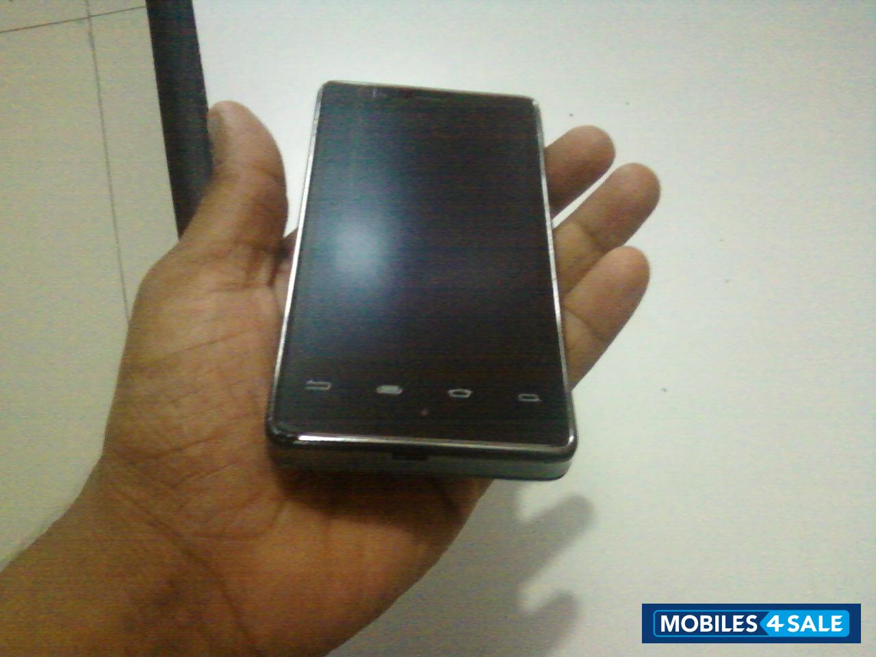 Black Xolo X900