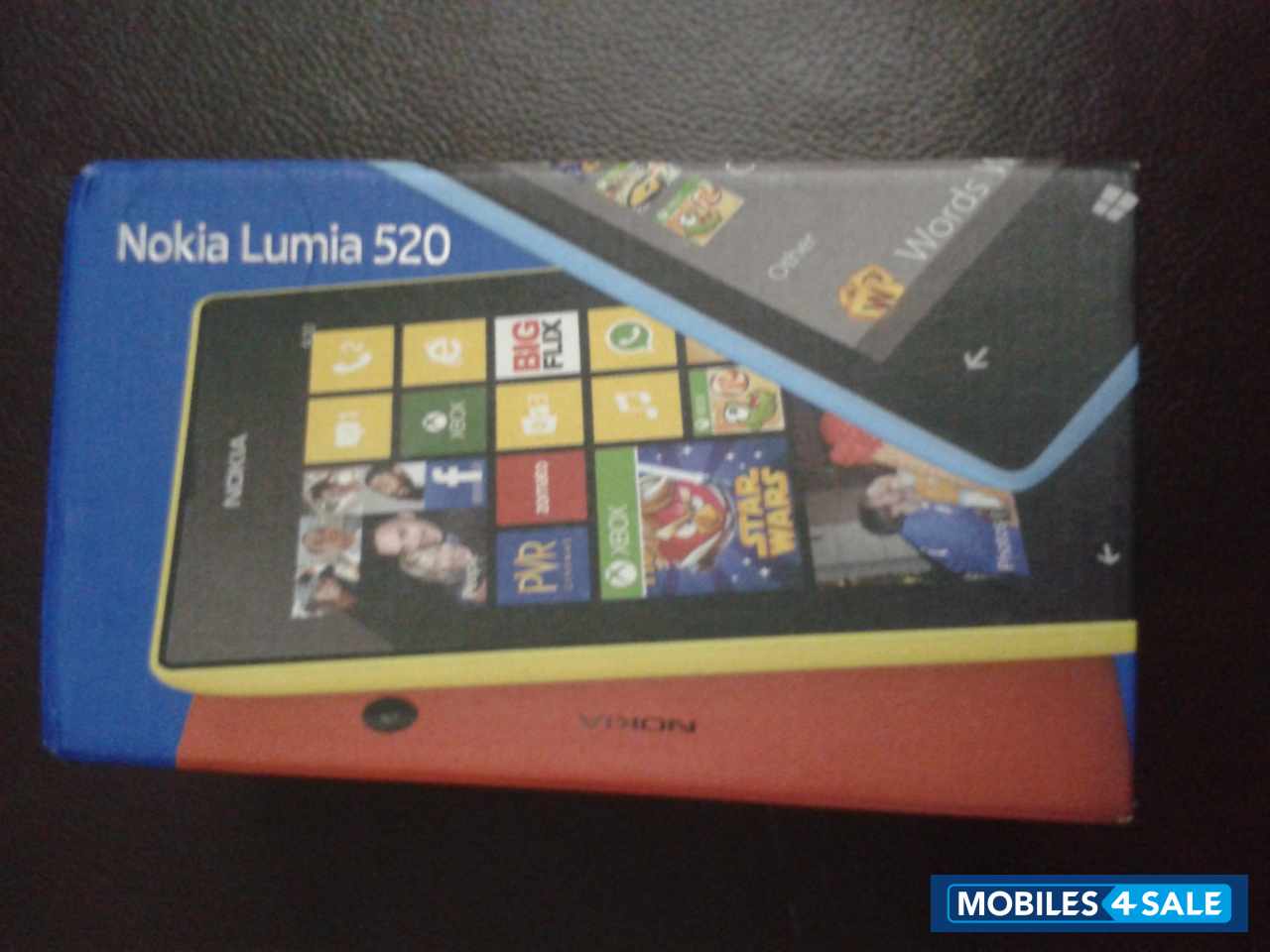 Black Nokia Lumia 520