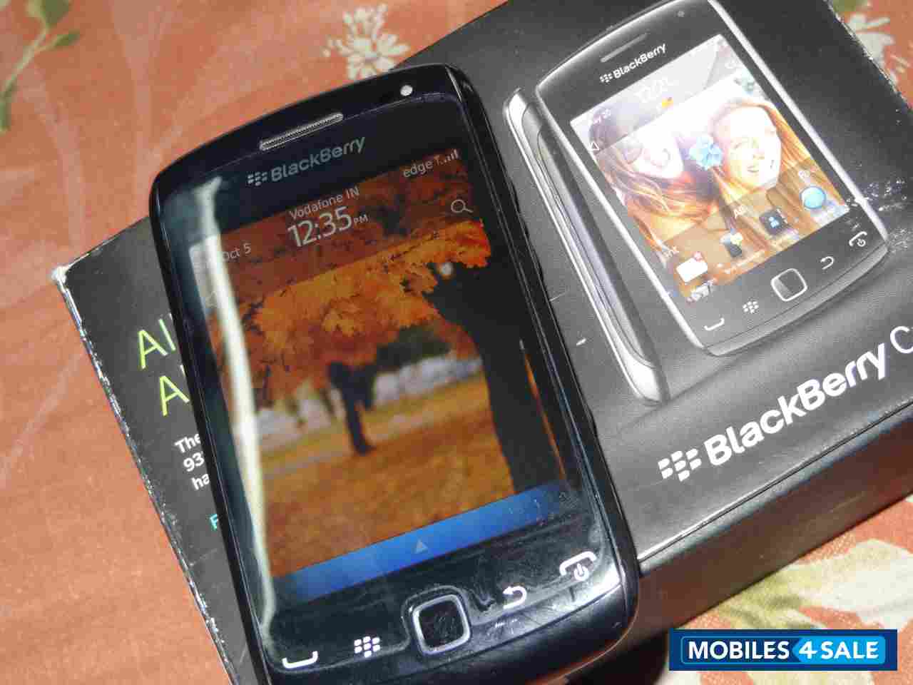 Black BlackBerry Curve 9330