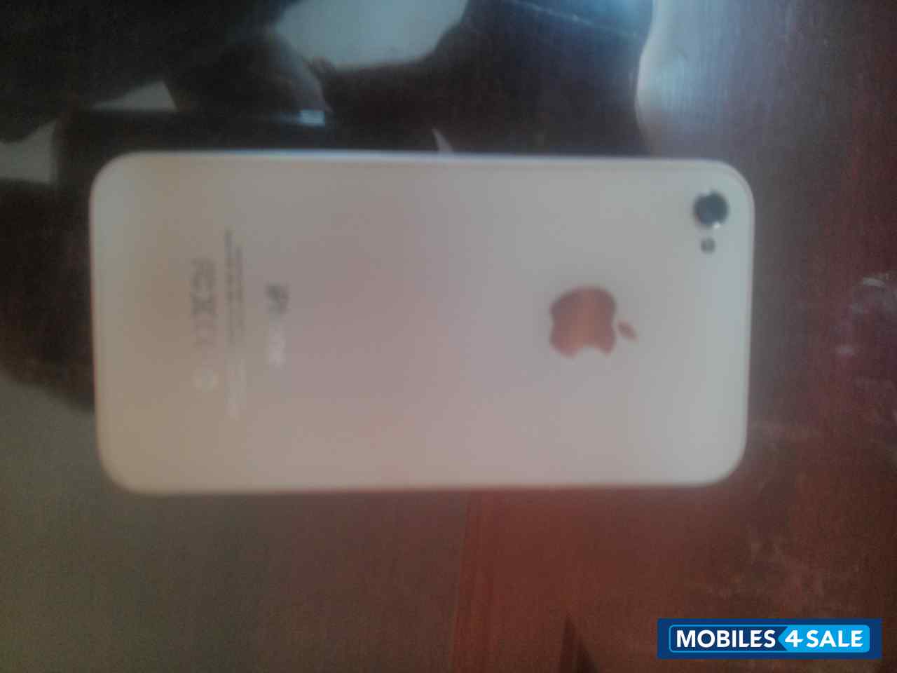 White Apple iPhone 4