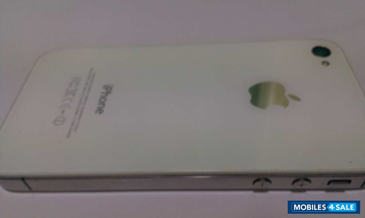 White Apple iPhone 4S