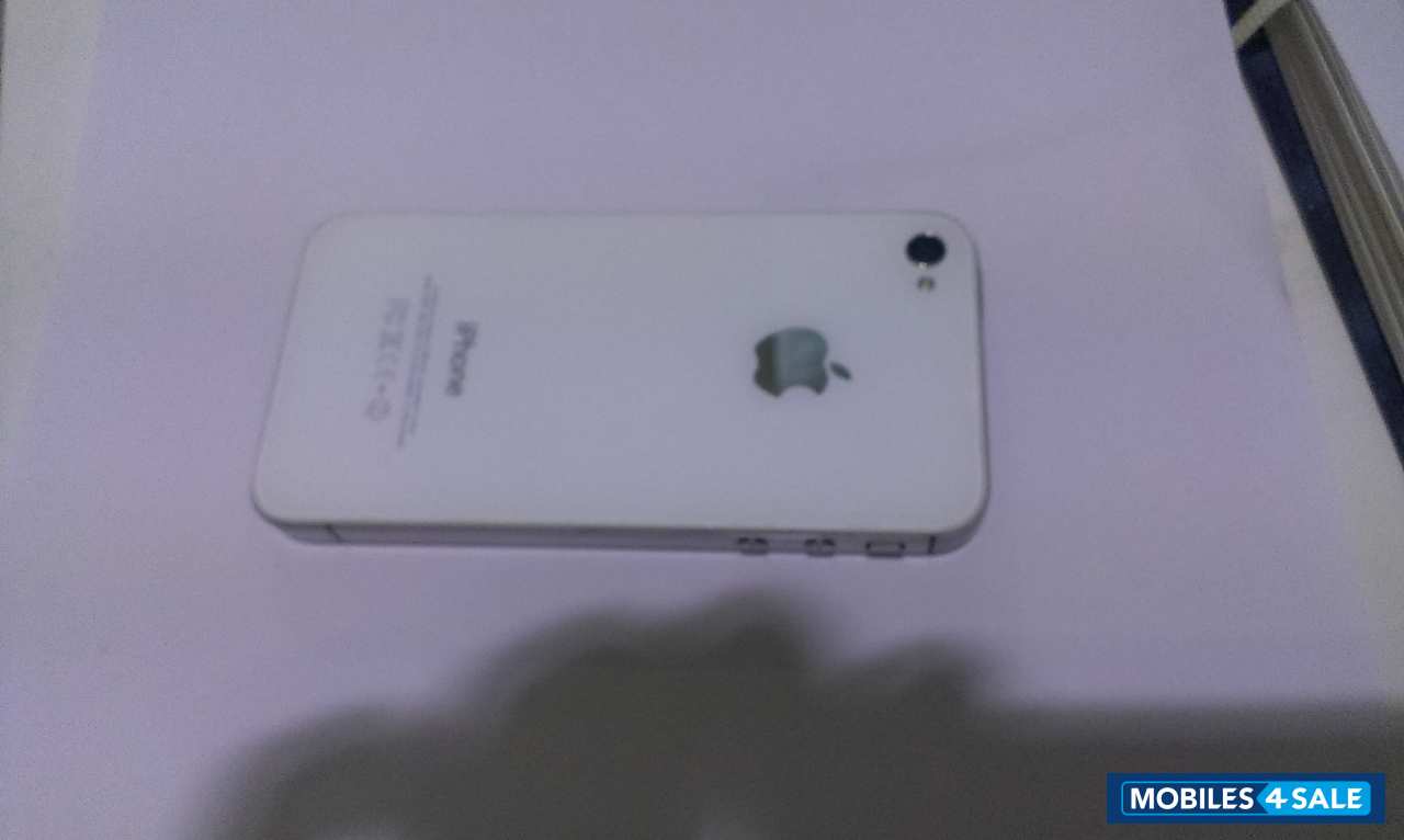 White Apple iPhone 4S