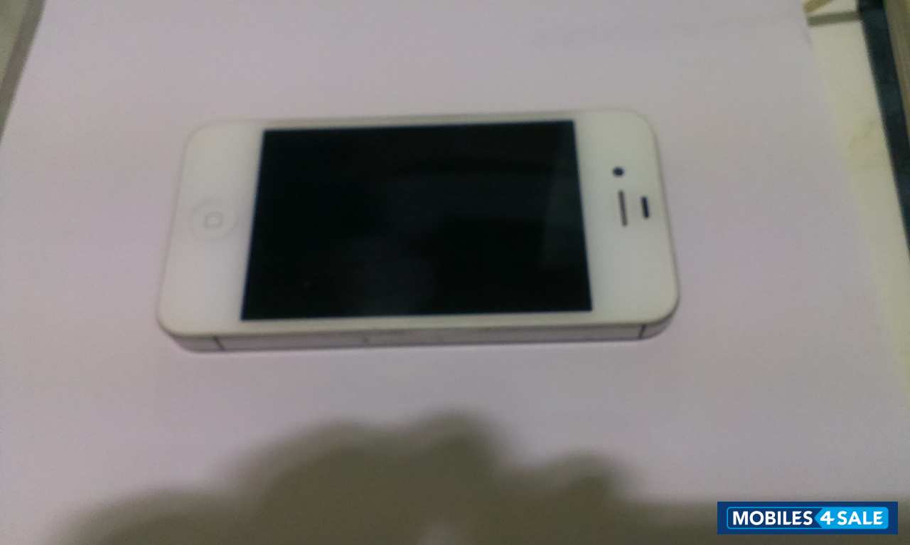 White Apple iPhone 4S