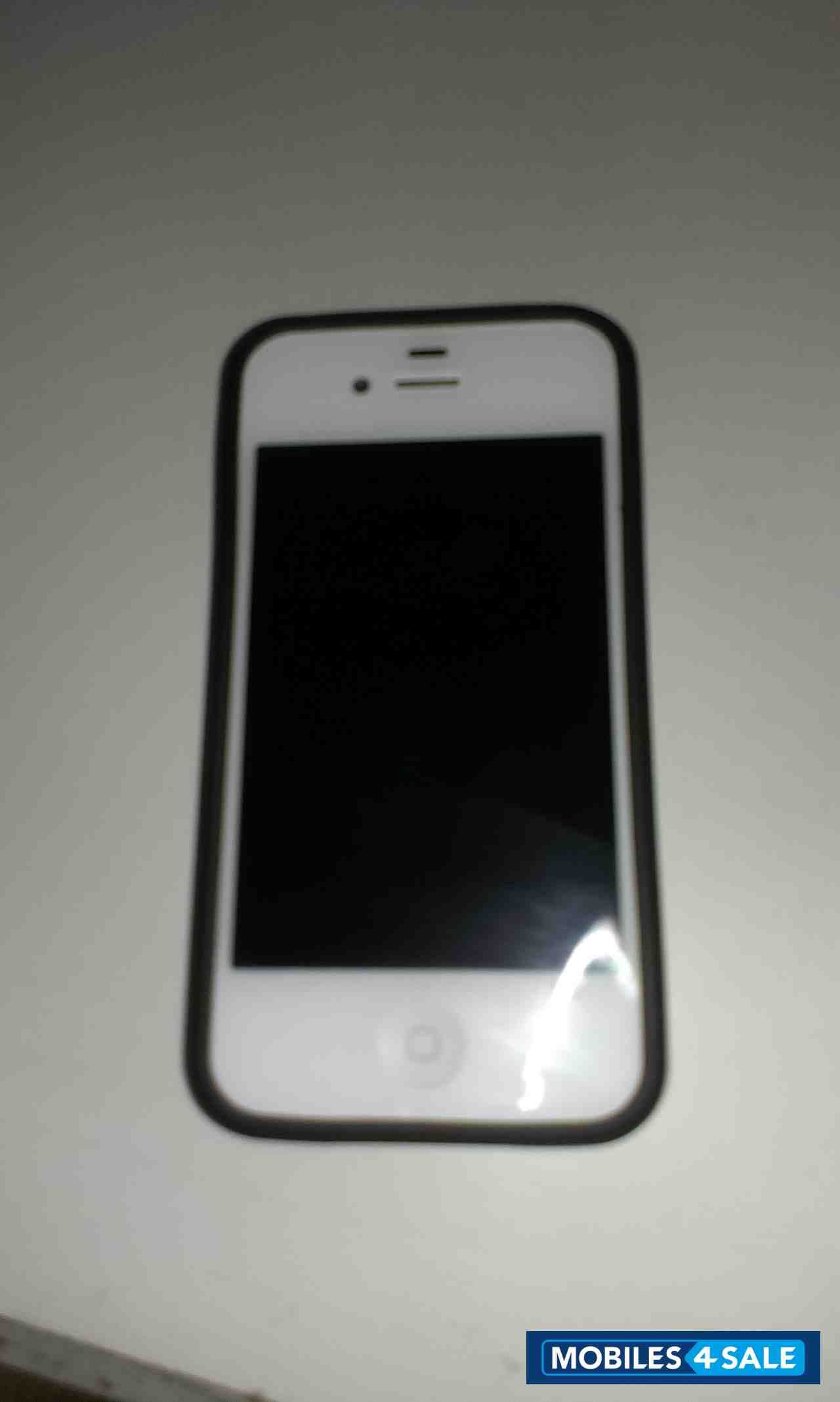 White Apple iPhone 4S