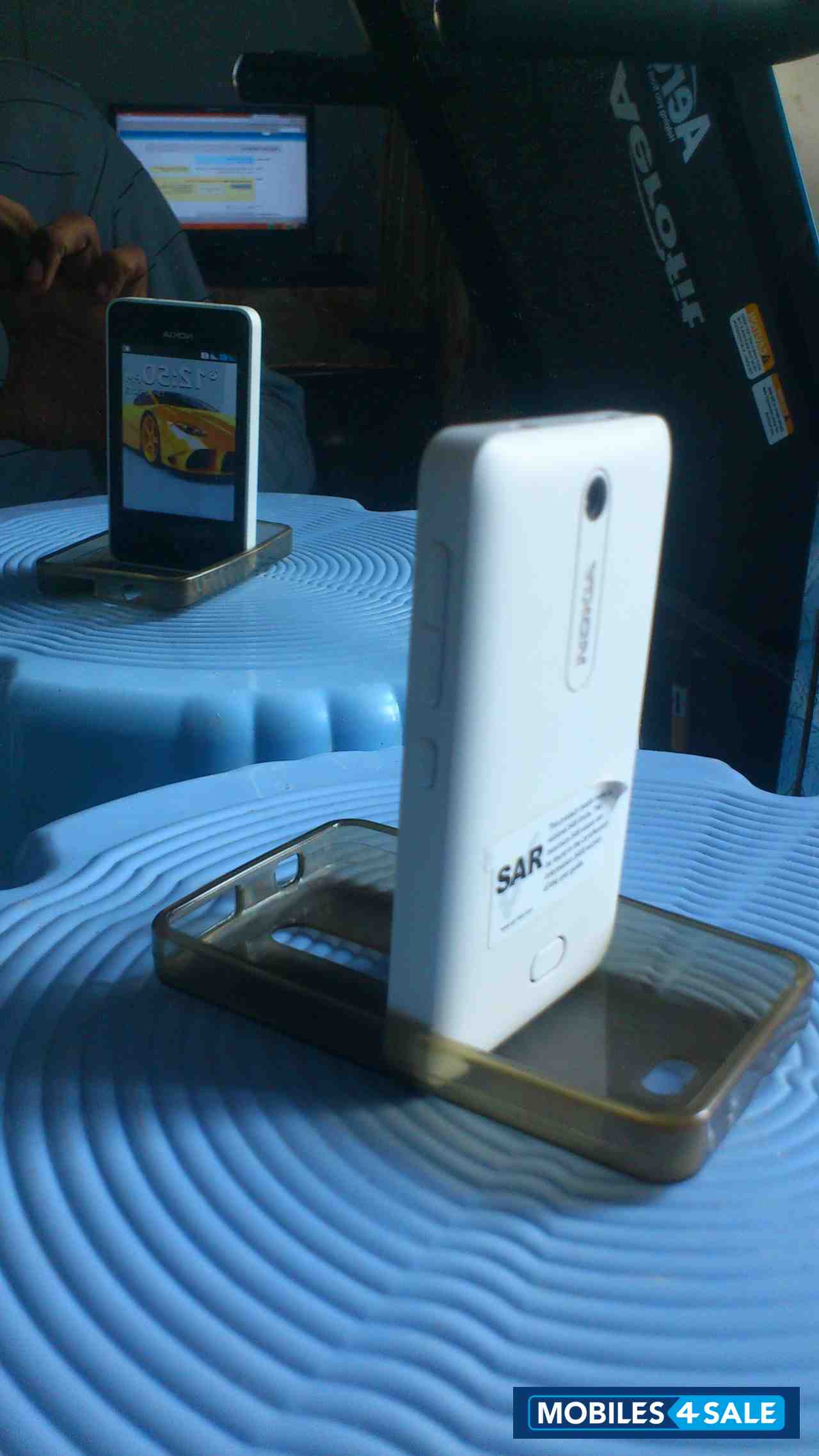 White Nokia Asha 501