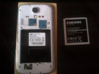 White Samsung Galaxy S4