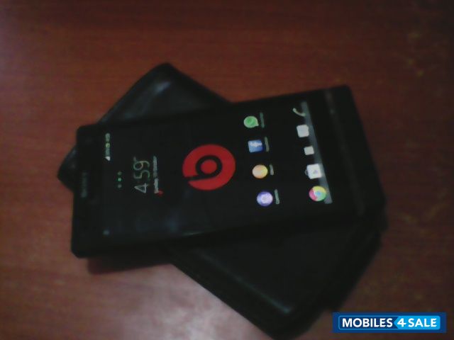 Black Sony Xperia S