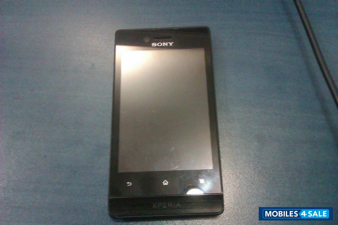 Black Sony Xperia miro